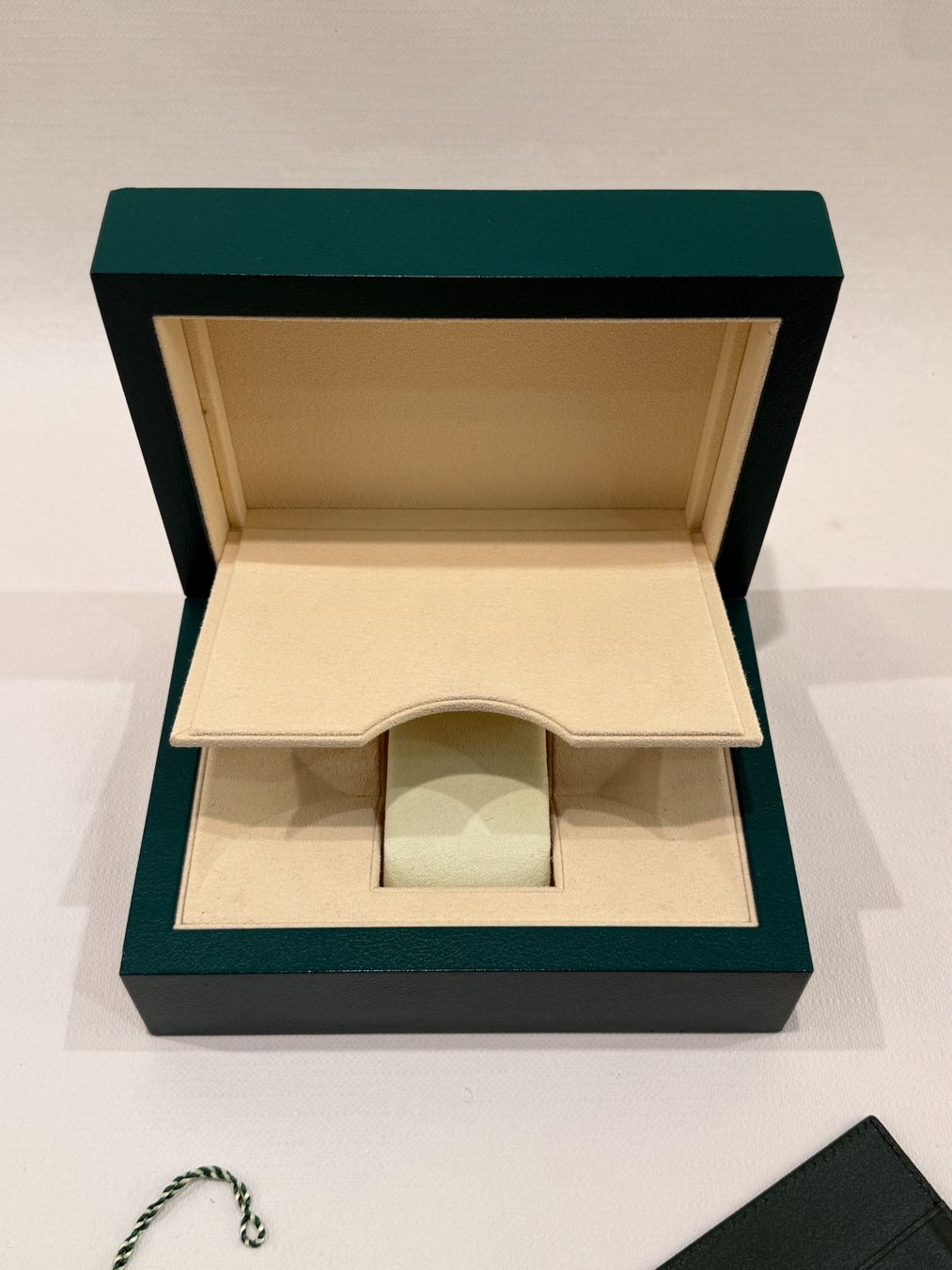 Rolex Uhren: Original Rolex Box 39139.01 Oyster M – Gebraucht aus Erlenbach ZH von iLuxury 1