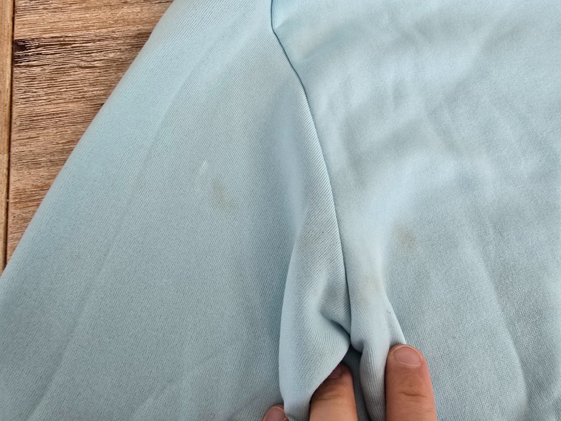 Maglioni & Felpe: Kapuzenpullover hellblau mit Pfotenmotiv gebraucht – Usato da Willisau venduto da isa117 2