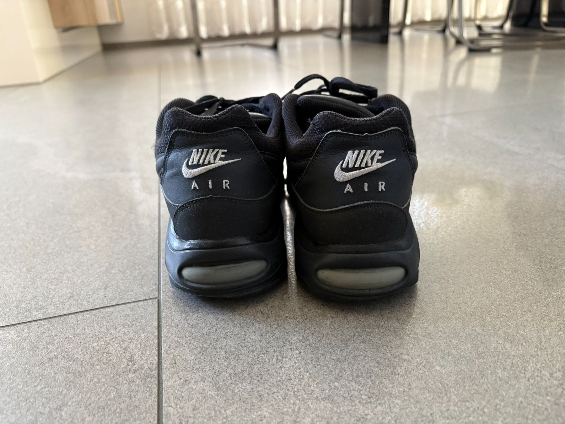 Nike Chaussures hommes: Nike Air Max Command Triple Black – D'occasion à Mumpf par galliforever 6
