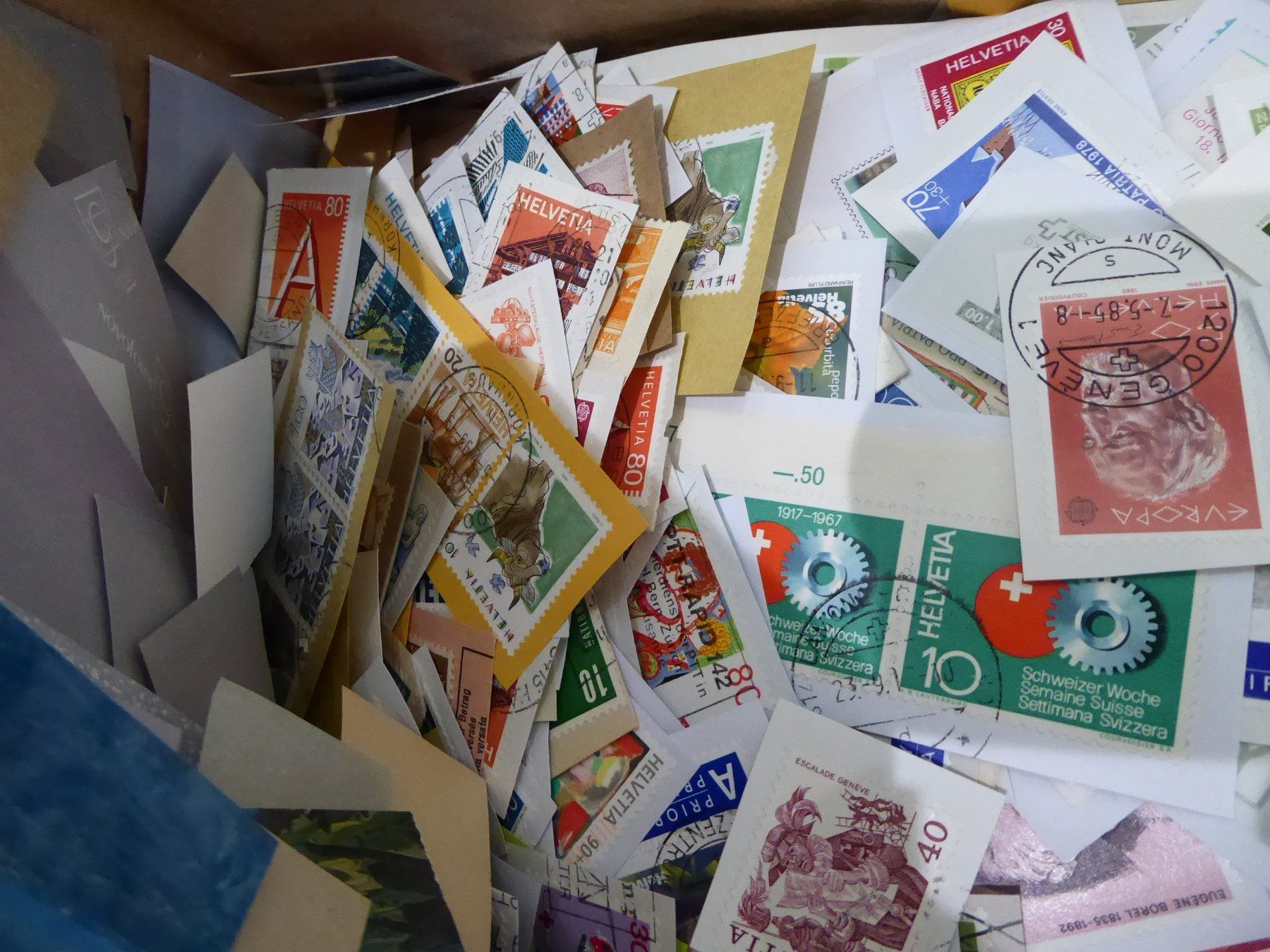 Tutti i francobolli: Interessanter Posten Schweiz auf Papier – Usato da Rothrist venduto da swisstools 7