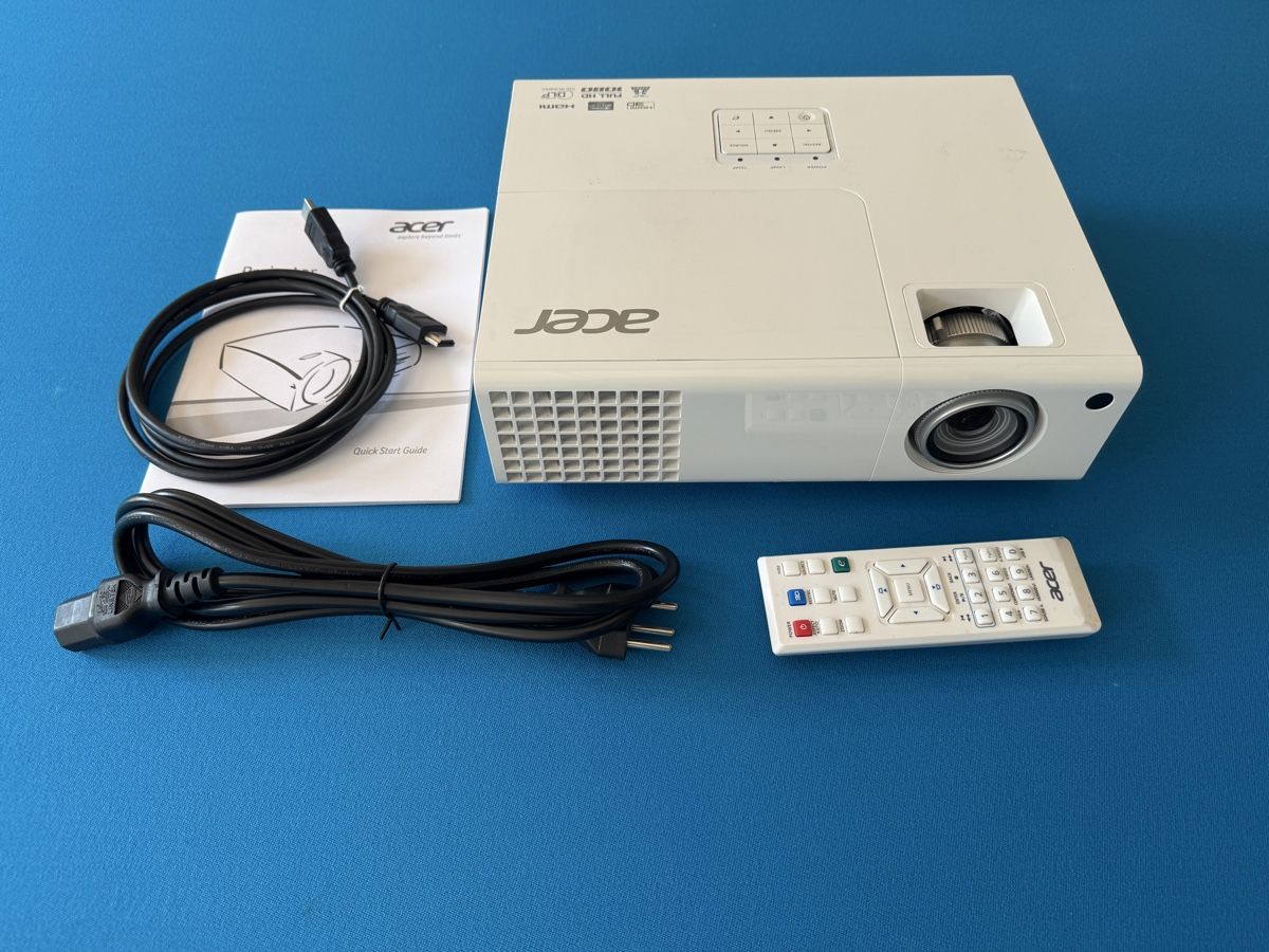 Acer Vidéoprojecteurs: Beamer Acer H6510BD DLP – D'occasion à Lupsingen par Smiley1968