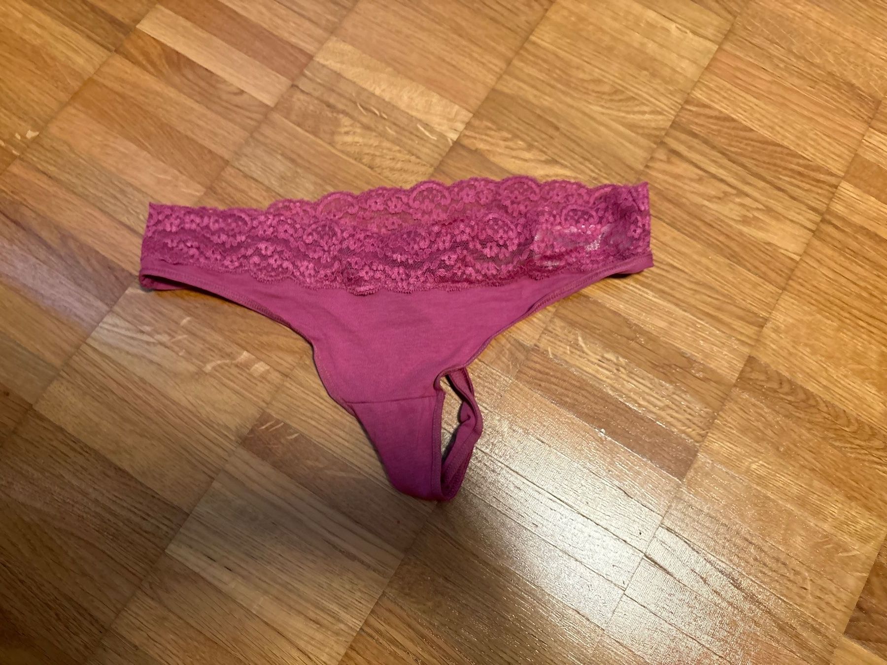 Sonstige Unterwäsche: Sexy Spitzen-String, Next, Gr. 38 – Gebraucht aus Winterthur von Sunshine143