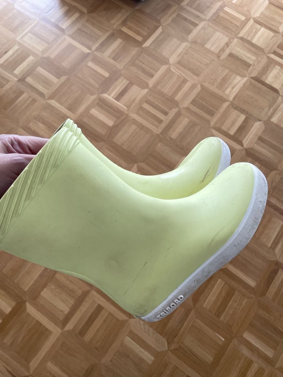 Decathlon Scarpe per ragazzi: Regenstiefel Décathlon t27/28 – Usato da Zürich venduto da mar_v6jf