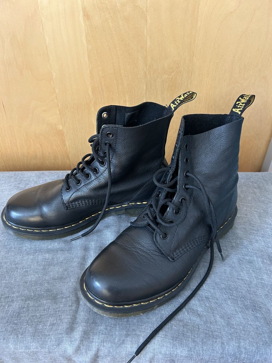 Scarpe da uomo: Dr.Martens Leder Schuhe 42 Pascal Weiche leder – Usato da Oftringen venduto da Odessa65