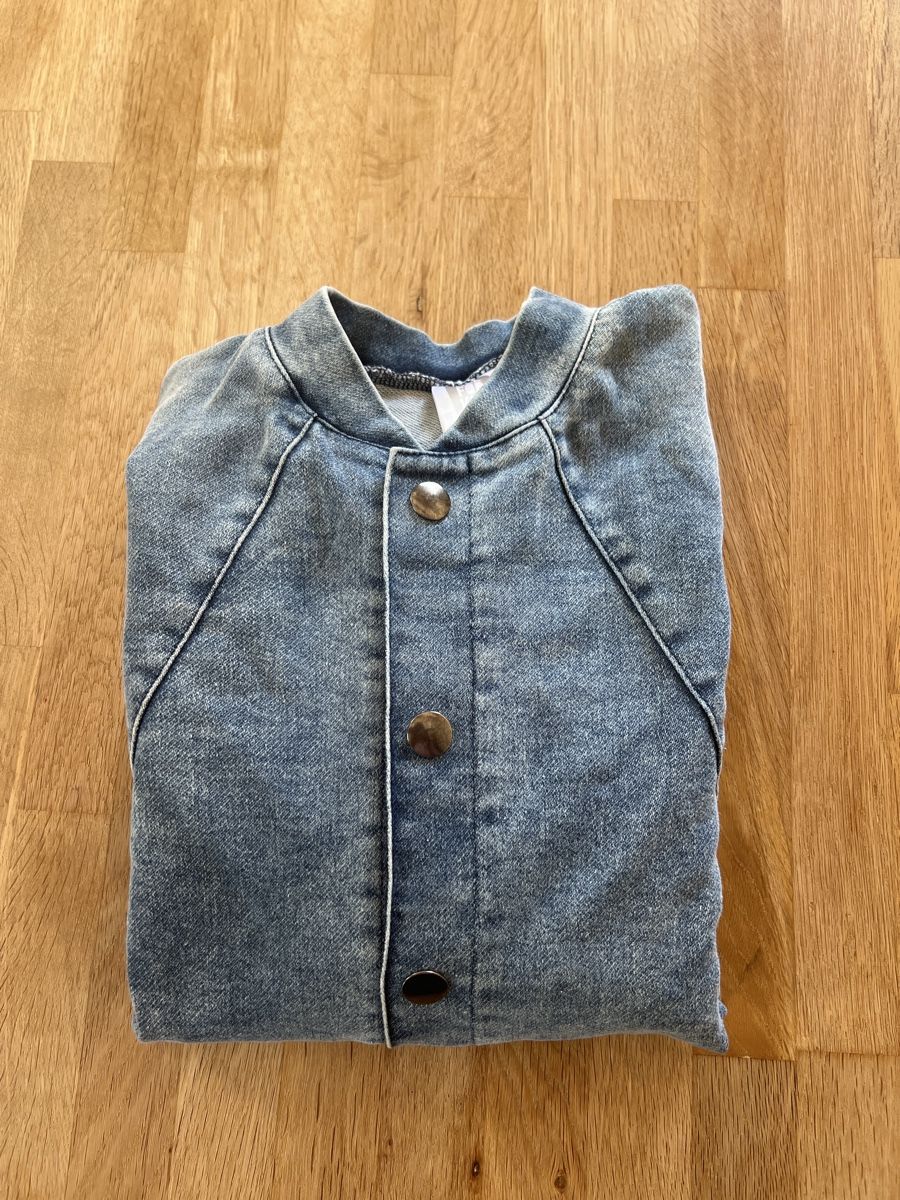 Giacche & Cappotti: Kinder Jacke 116-122 – Nuovo (secondo la descrizione) da Bachenbülach venduto da Dana_Ondrasik