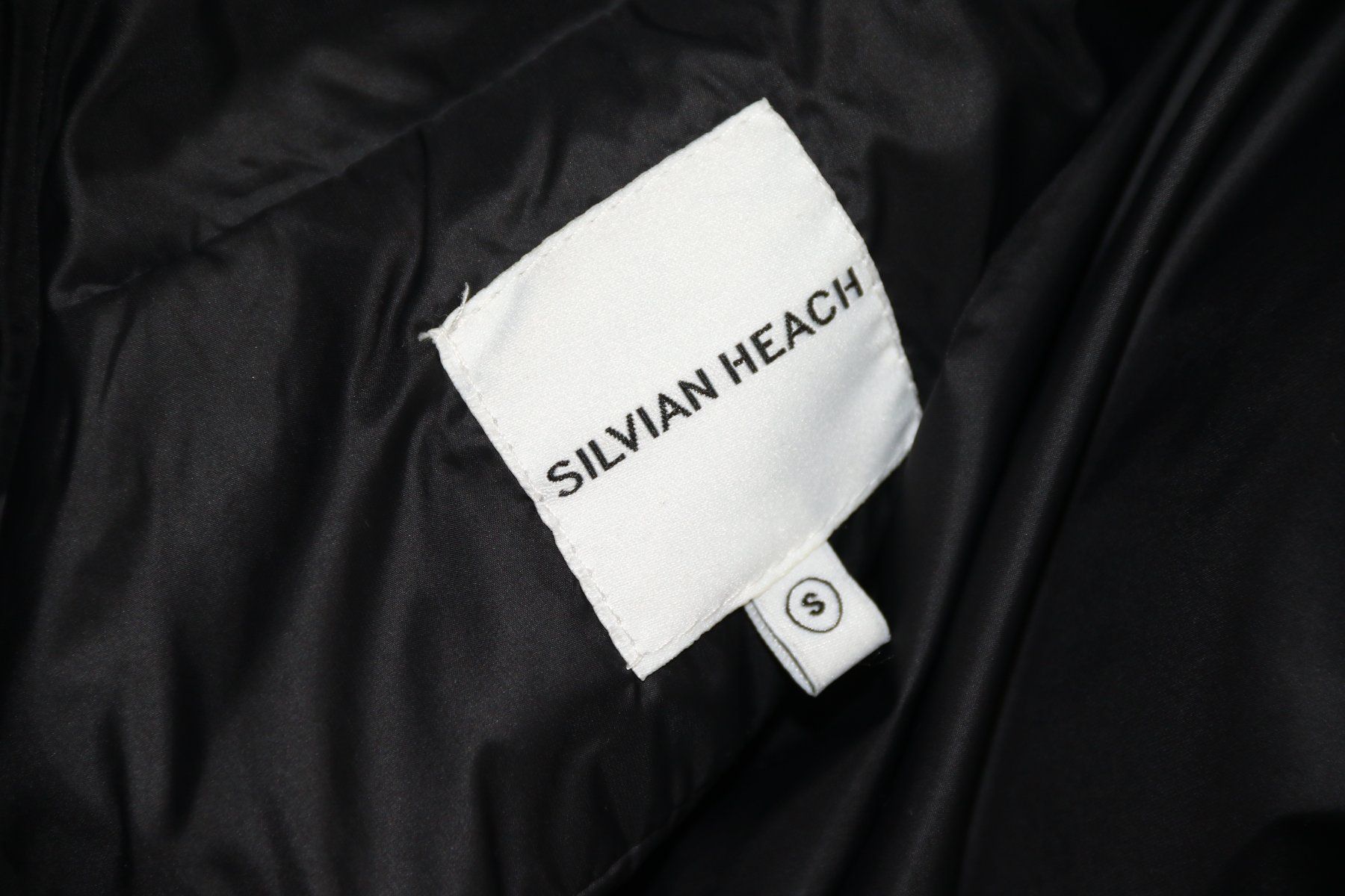 Giacche: Leichte Daunenjacke von SILVIAN HEACH Gr.S – Usato da Oberwil-Lieli venduto da Svetlana28 5