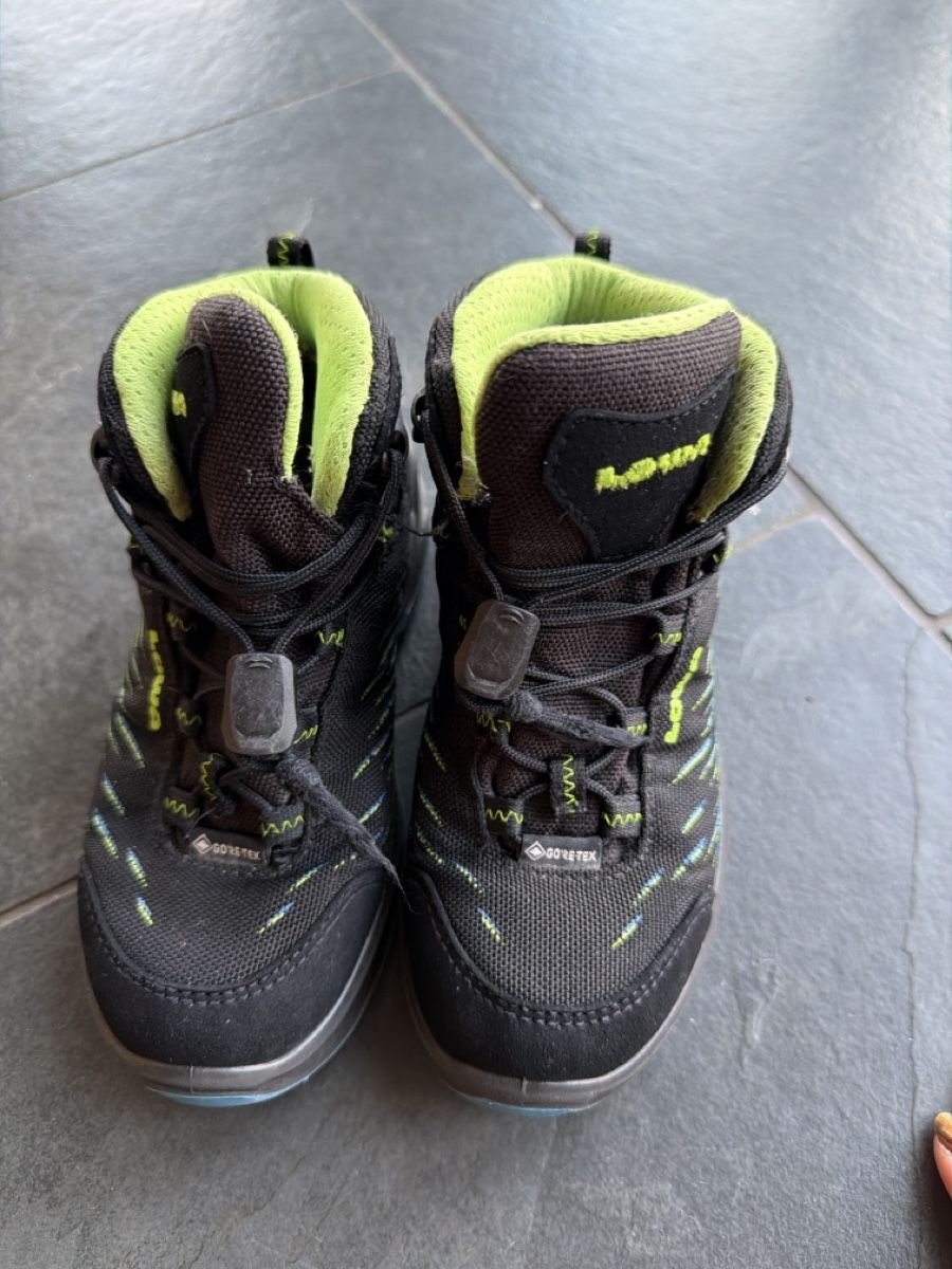 Lowa Schuhe für Jungen: Lows Wanderschuhe  – Gebraucht aus Buch am Irchel von olivv24 1