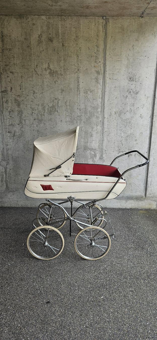 Wunderschner Retro Kinderwagen 70er (Gebraucht) in Bhler fr CHF 85  nur  Abholung auf Ricardo kaufen