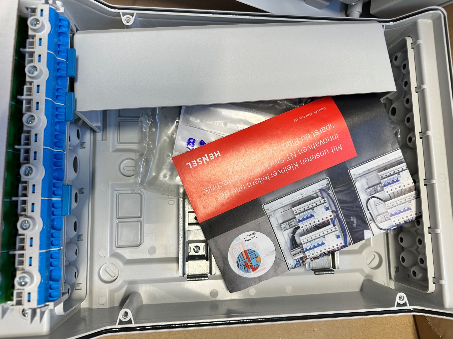 Hager Alimentazione elettrica: Hensel AP Verteiler IP65 2 Reihen – Nuovo (secondo la descrizione) da niederhasli venduto da rami016 3