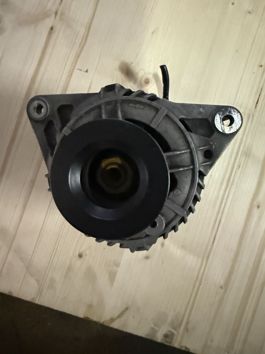 BMW Tutti pezzi di ricambio auto: BMW e36 Lichtmaschine  – Usato da Mörschwil venduto da Hilbilly