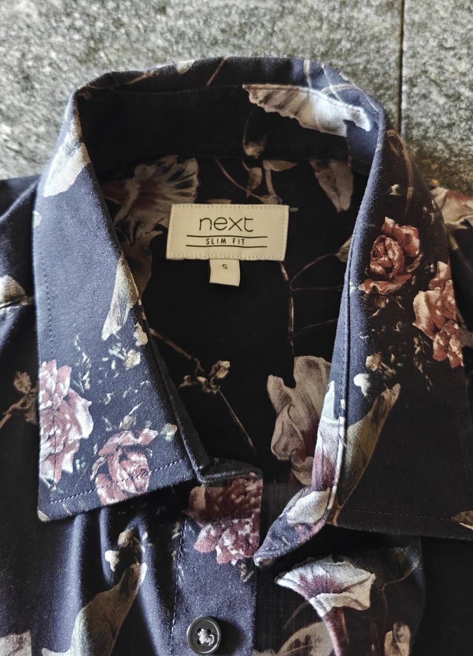 Next Hemden: Next Herrenhemd Schwarz mit Blumenmuster - Slim Fit - Gr. S – Gebraucht aus Zürich von kr_span_99 3