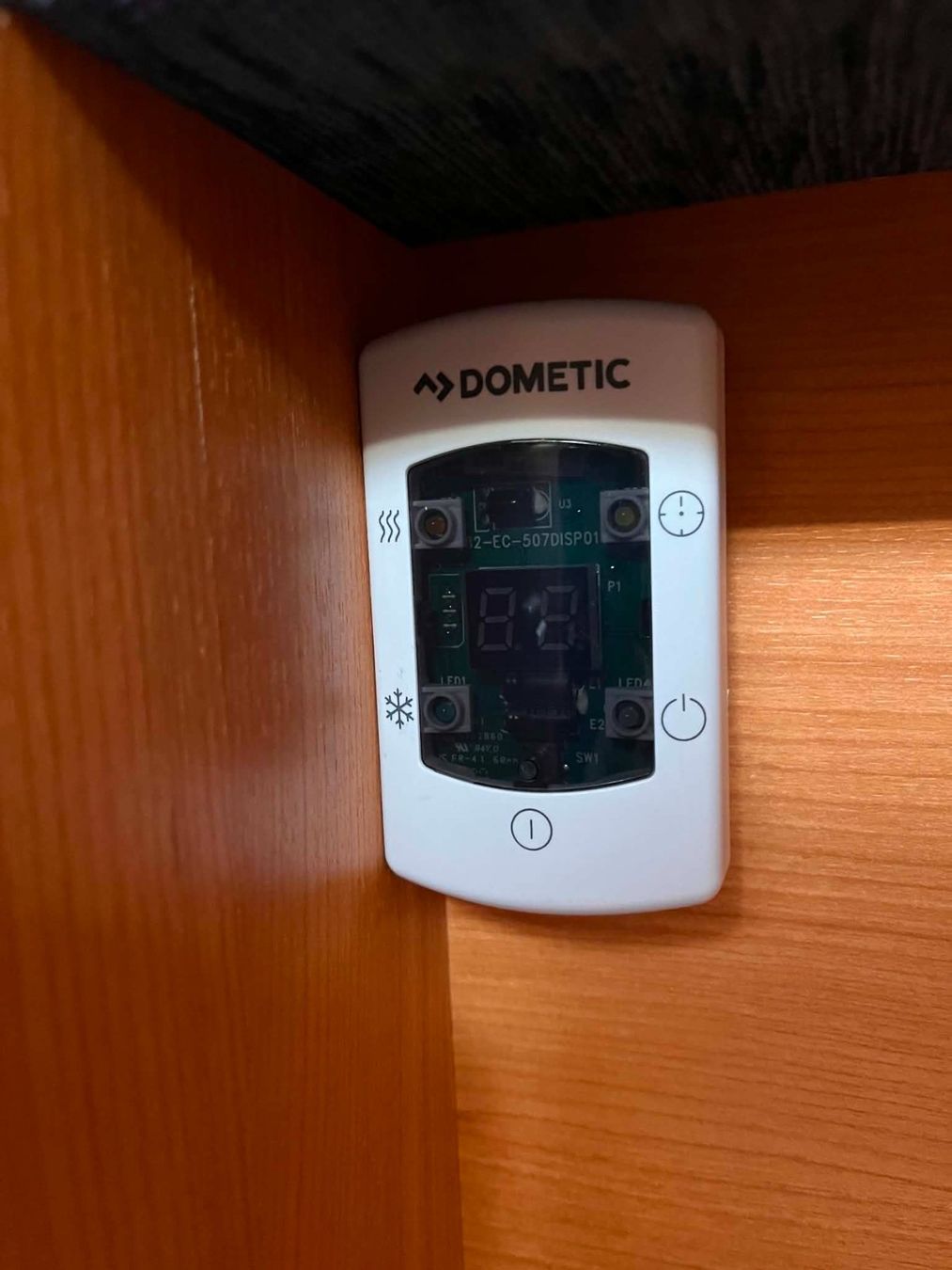 Dometic Klimageräte: Klima Dometic Freshwell 3000-B – Gebraucht aus Ebnat-Kappel von Cat.gas10 4
