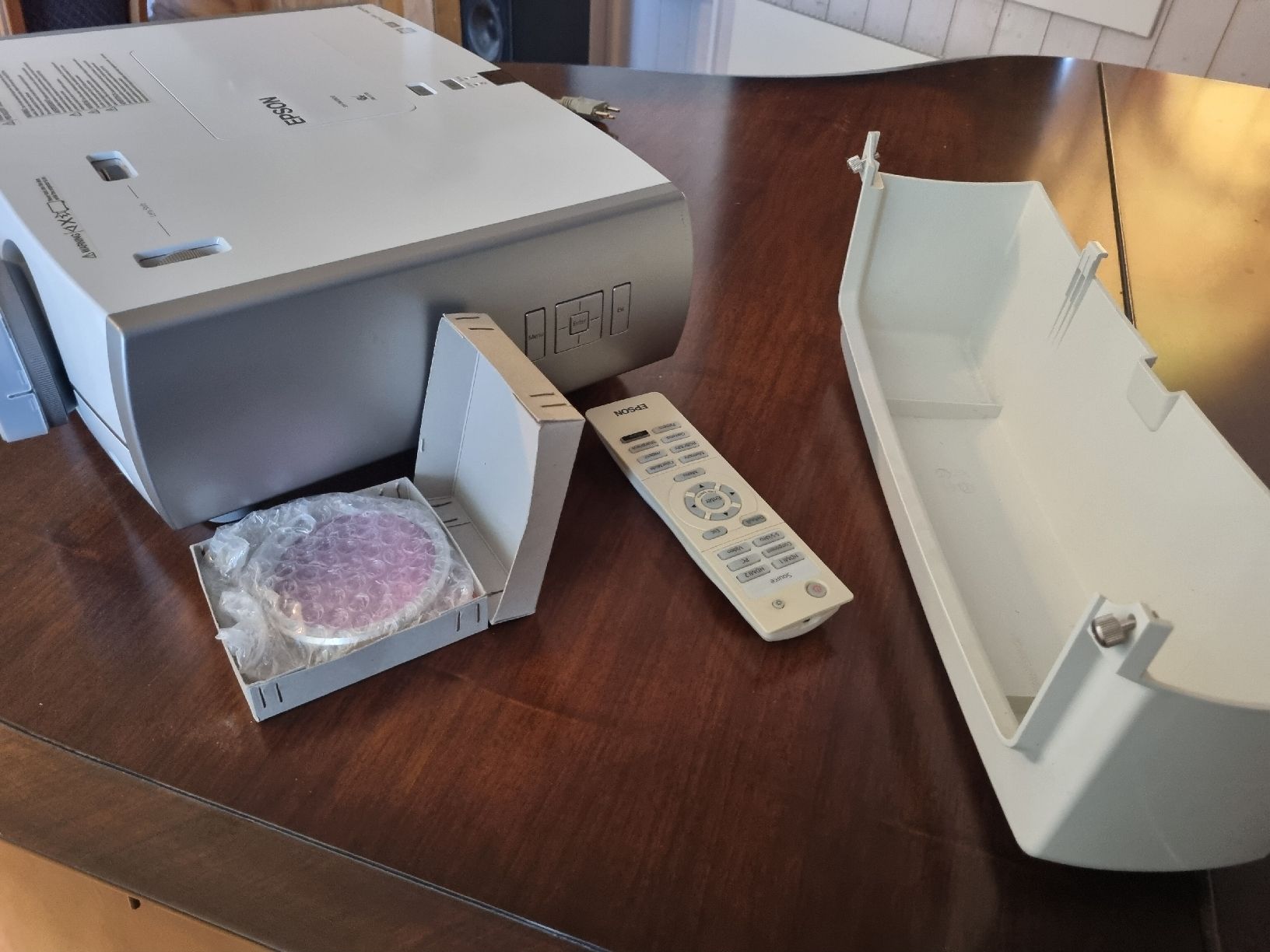 Epson Videoprojektoren: Epson EH-TW3800 – Gebraucht aus Zollikerberg von Rouven41 5