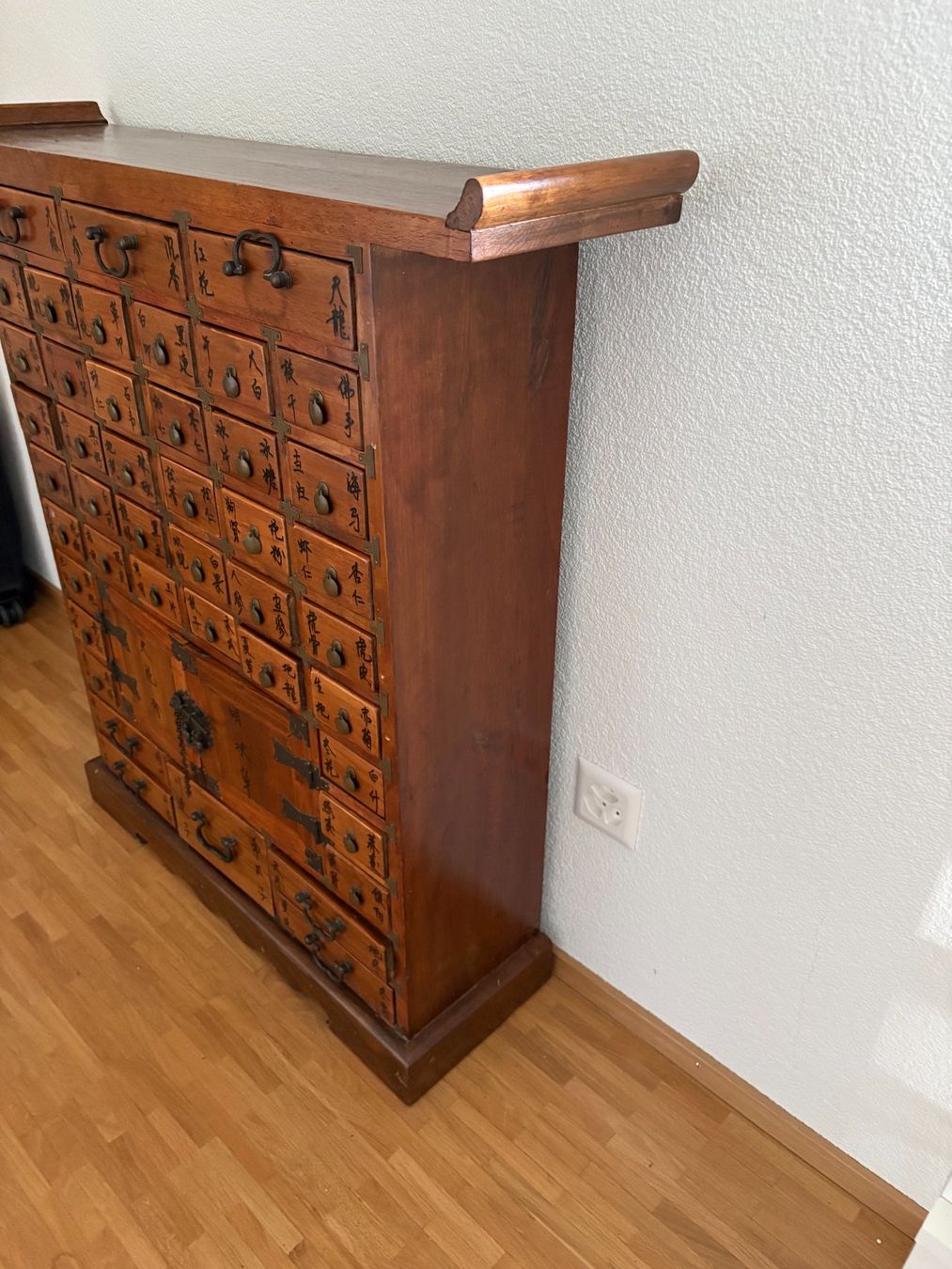 Armoires: Chinesischer Apothekerschrank – D'occasion à Oberbipp par Rjupiter 1