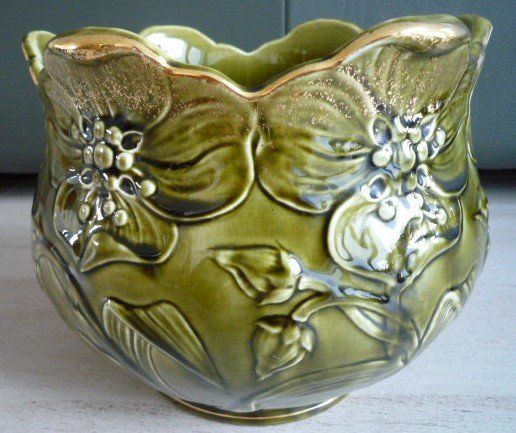 Vasi per fiori: Ancien cache-pot en barbotine / Alter Tonschlicker-Übertopf – Usato da Cortaillod venduto da Matteo18 5