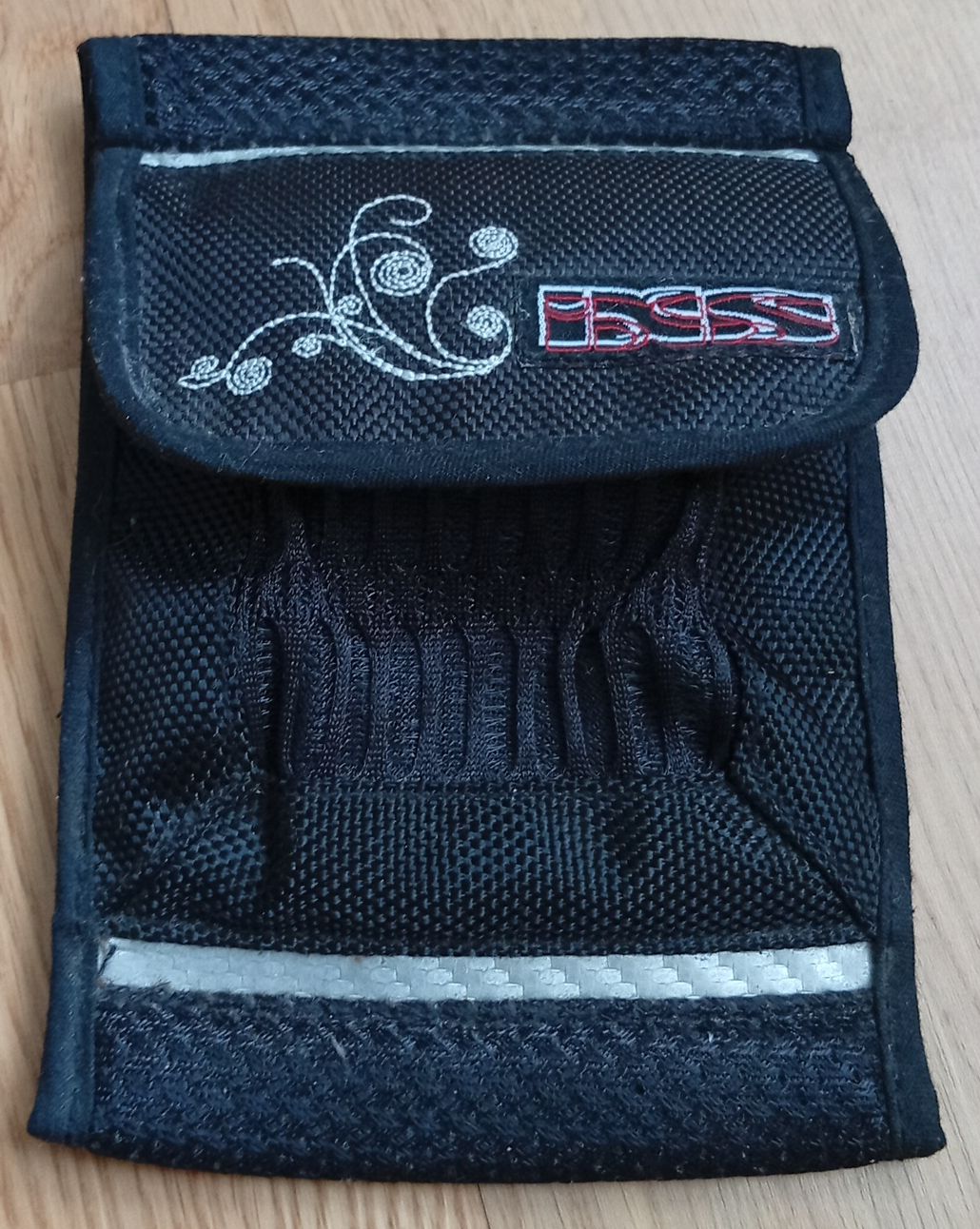 IXS Borse: IXS Täschchen  zum anmachen – Usato da Leibstadt venduto da Fatrin