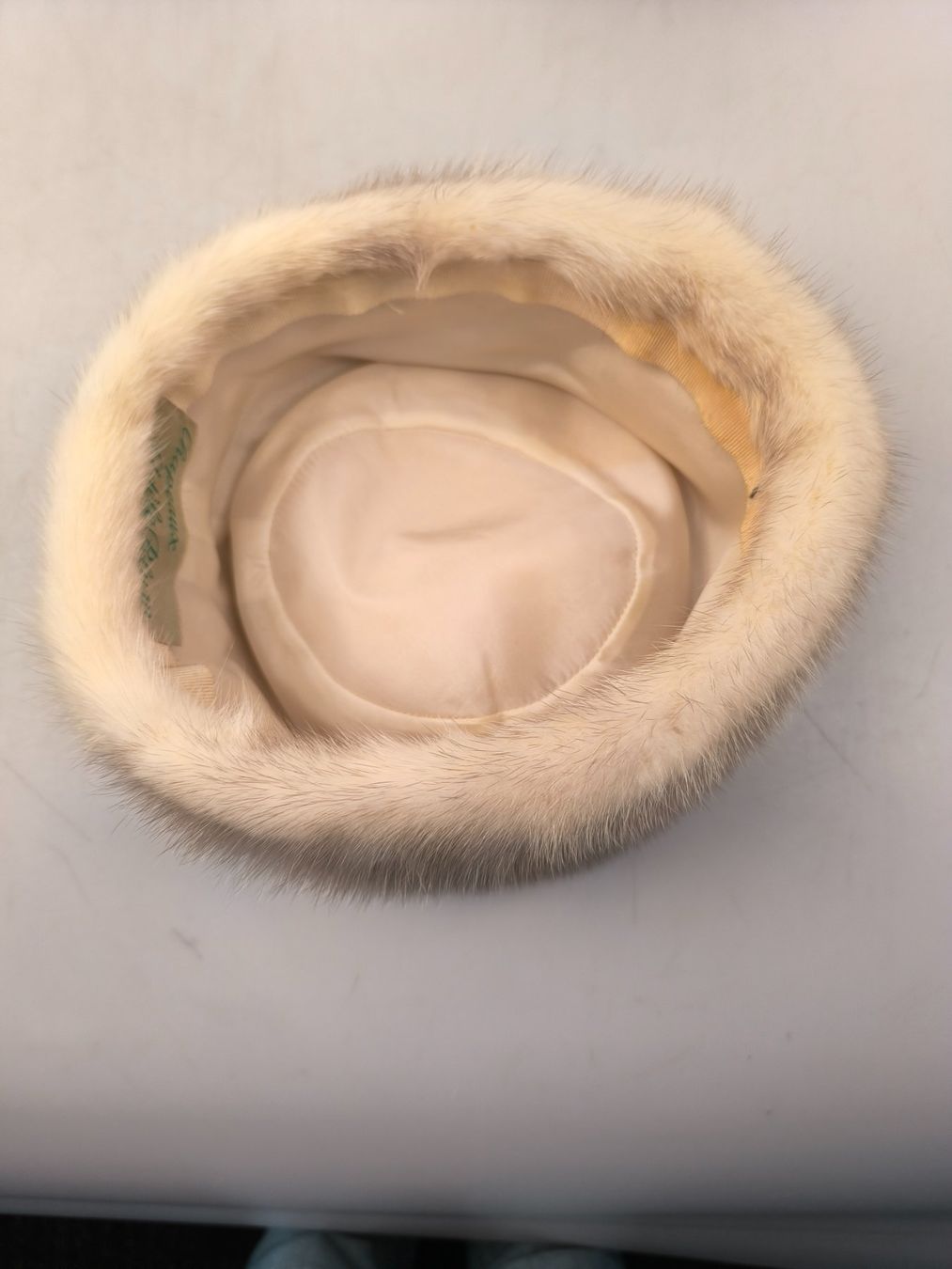 Chapeaux, bonnets & casquettes: Pelzmütze beige – D'occasion à Rüti ZH par Restwert_Rueti_ZH 3