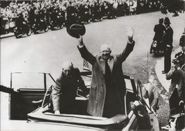 US-Präsident Eisenhower jubelnd in London, 1959, USA