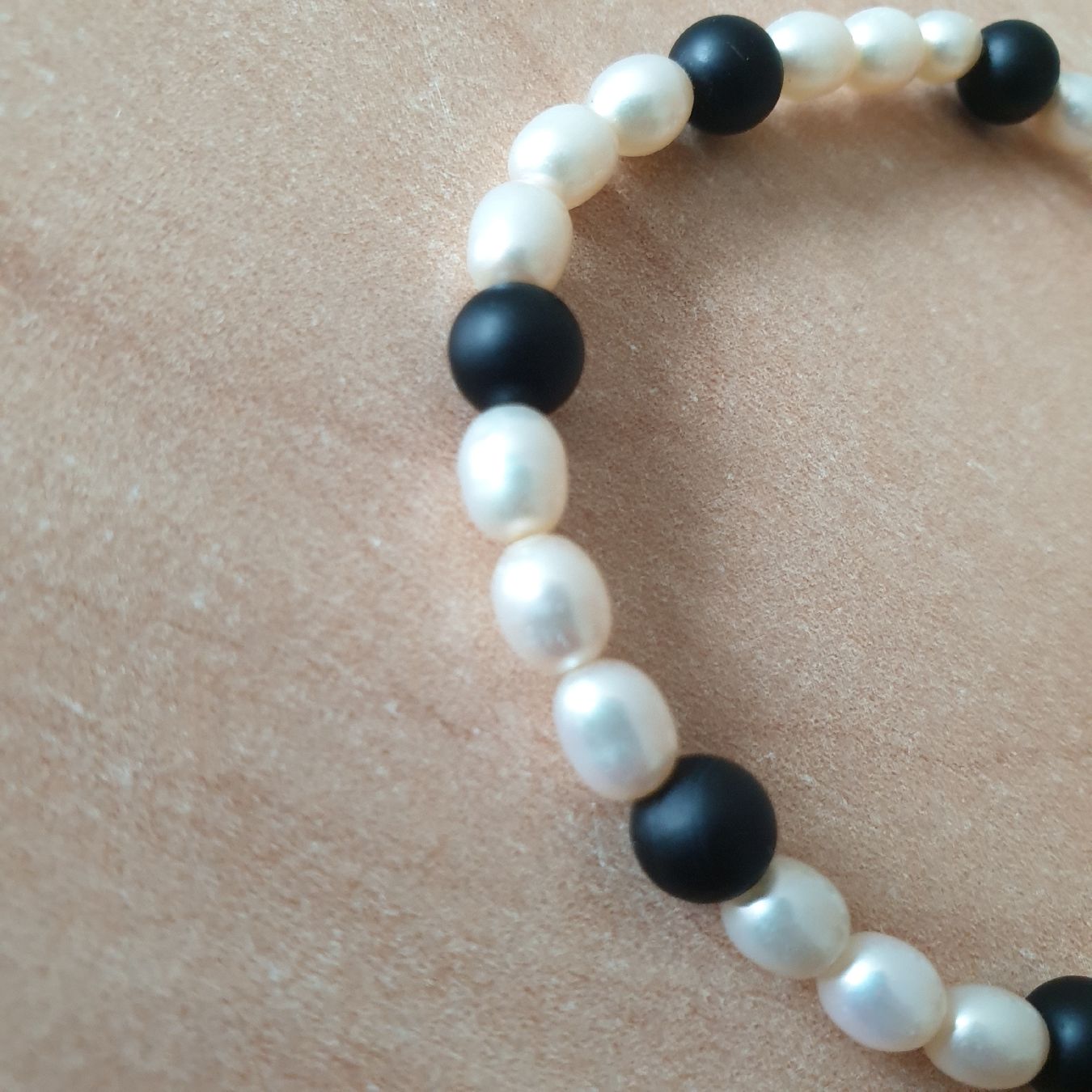 Bracciali & Braccialetti: Süsswasser Perlen und Apatitstein Elastarmband Länge 18cm  – Usato da Winterthur venduto da katzen07 1