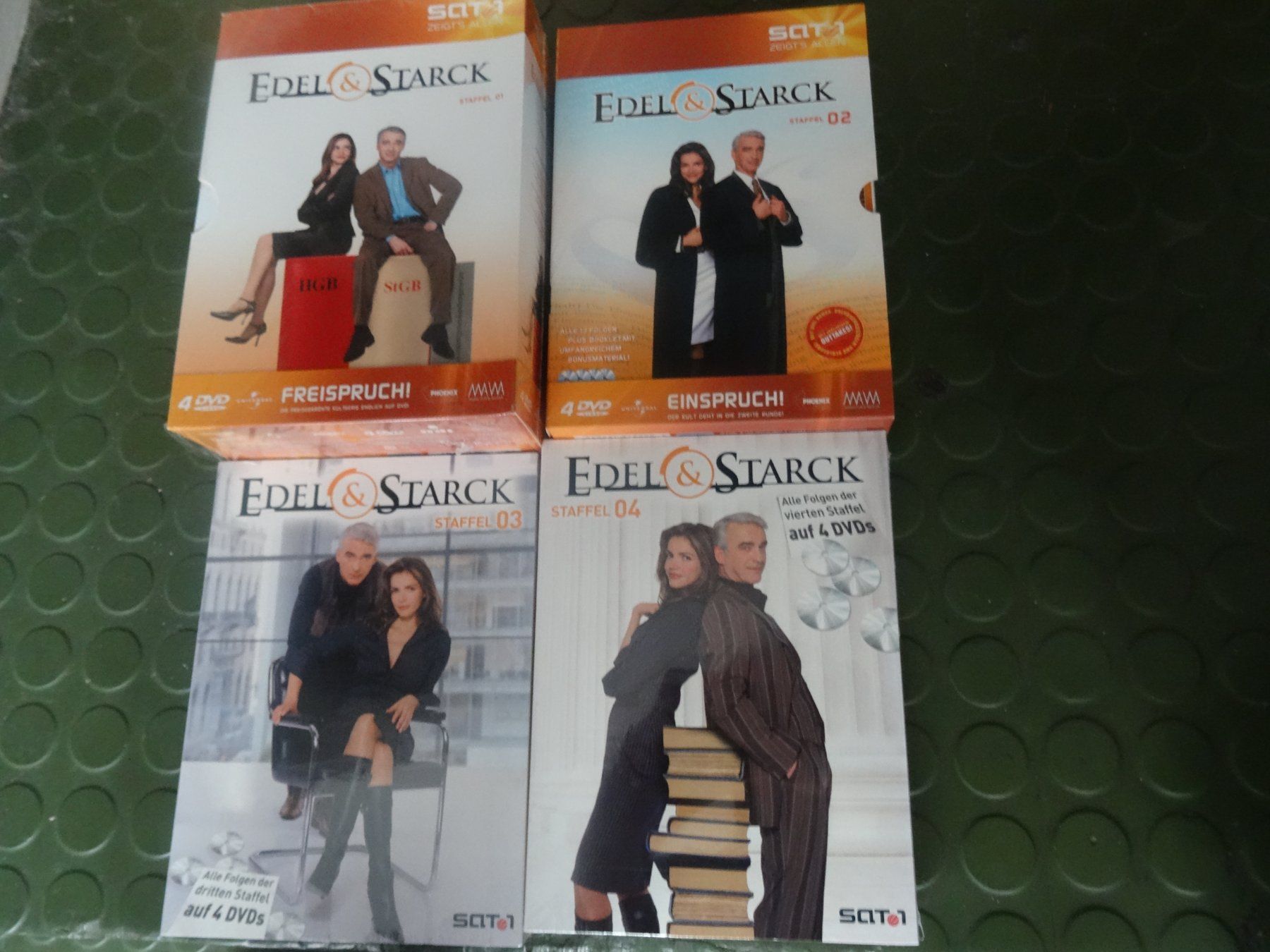 Alle DVDs: Edel & Starck - Staffel 1-4 DVD – Gebraucht aus Olten von Disc-Verkauf