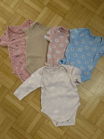 Baby Body Strampler Set Gr. 62 5 Stk super Zustand