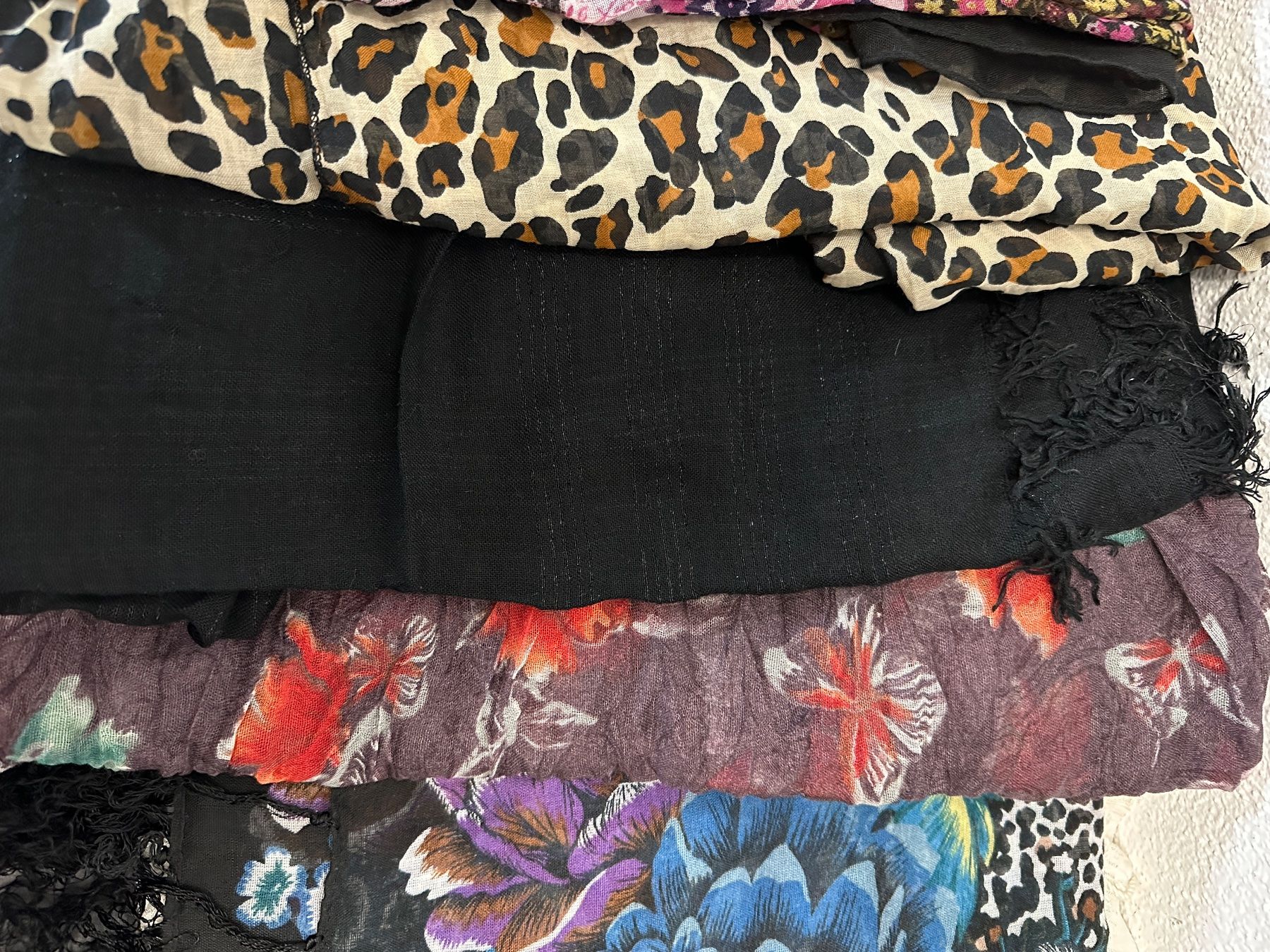 Foulards & écharpes: Verschiedene Schale – D'occasion à Aarburg par Tonija 2