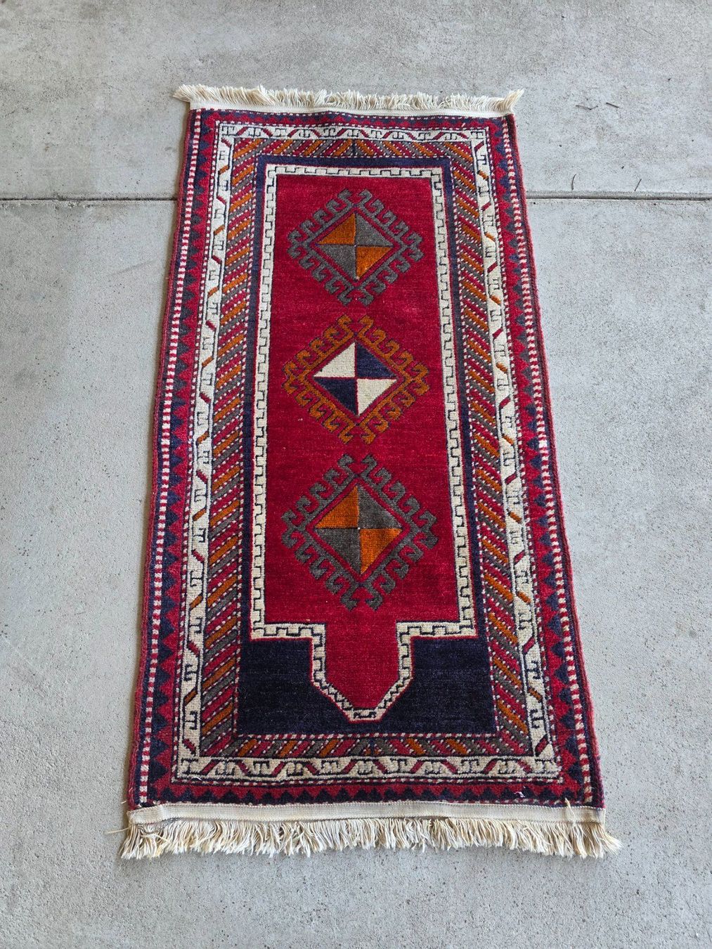 Teppiche: Orient Teppich Läufer 135 cm x 70 cm – Gebraucht aus Walterswil BE von Lonitti