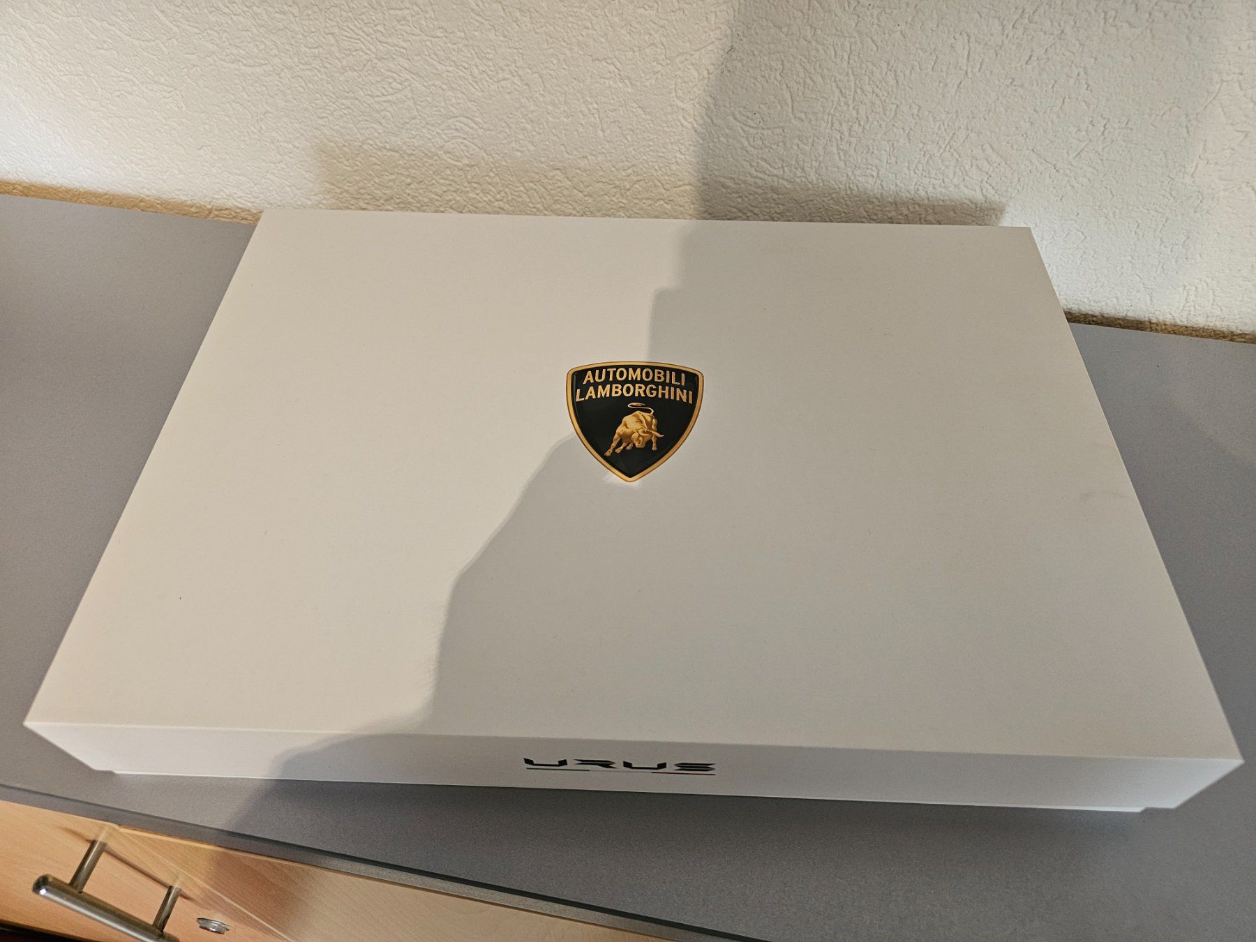 Accessori per altri veicoli: Lamborghini Urus Welcome Kit – Nuovo e nell'imballaggio originale da Affoltern am Albis venduto da Cars.GmbH 1