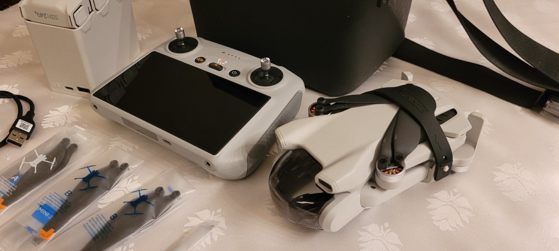 DJI RC Modellbau: DJI Mini 3 fly more combo – Gebraucht aus Zürich von Hahmels 1