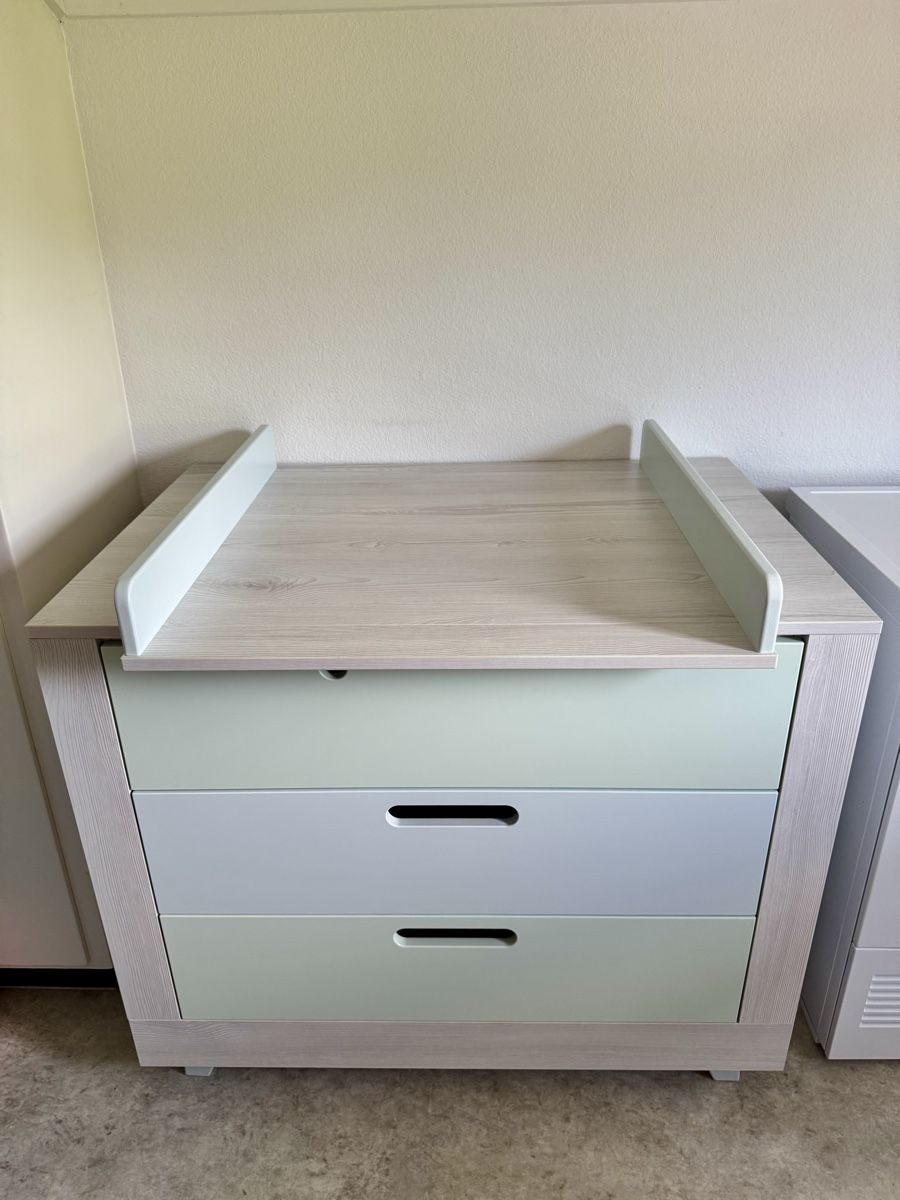Geuther Wickeltisch & Zubehör: GEUTHER Wickelkommode Momo – Gebraucht aus Gommiswald von Aloha.Spirit 1