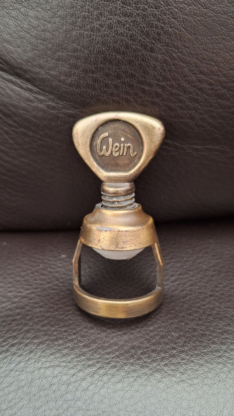 Apribottiglie & Tappi per chiusura: Weinstöpsel, Weinverschluss,Vintage, Messing Optik – Usato da Weinfelden venduto da Yenas10 2