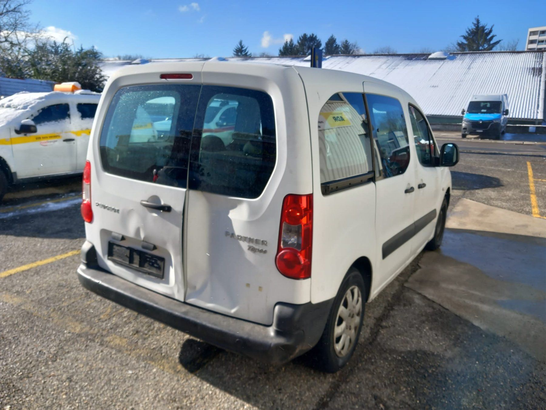 Peugeot Véhicules utilitaires: Peugeot Partner 1.6i 98 – D'occasion à Lausanne par  2