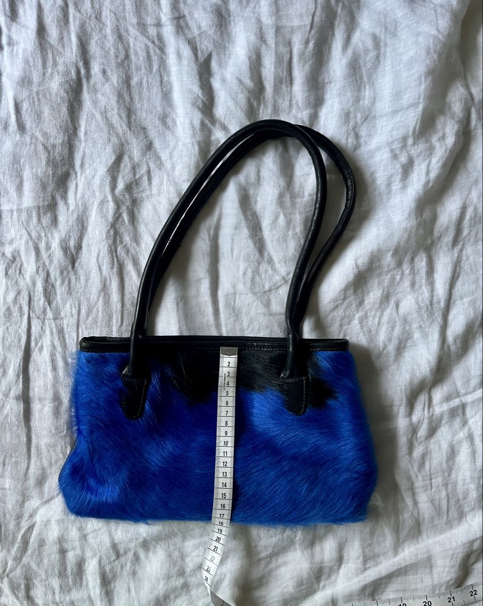 Taschen für Damen: Blau-schwarze Ledertasche mit Fell – Gebraucht aus Zürich von Ivadodo 3