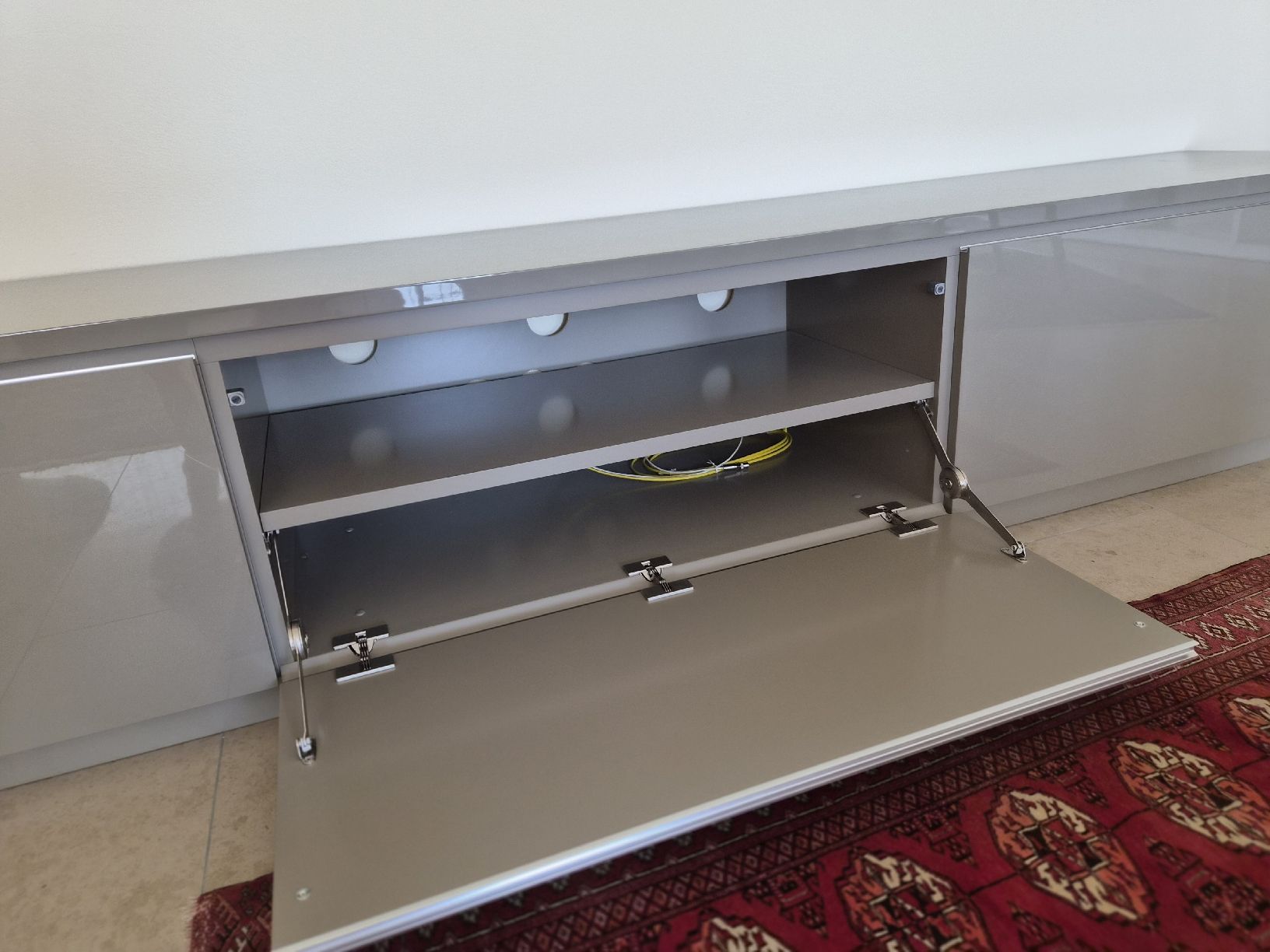 TV Möbel: Lowboard Cube – Gebraucht aus Ottenbach von kianramezani 5