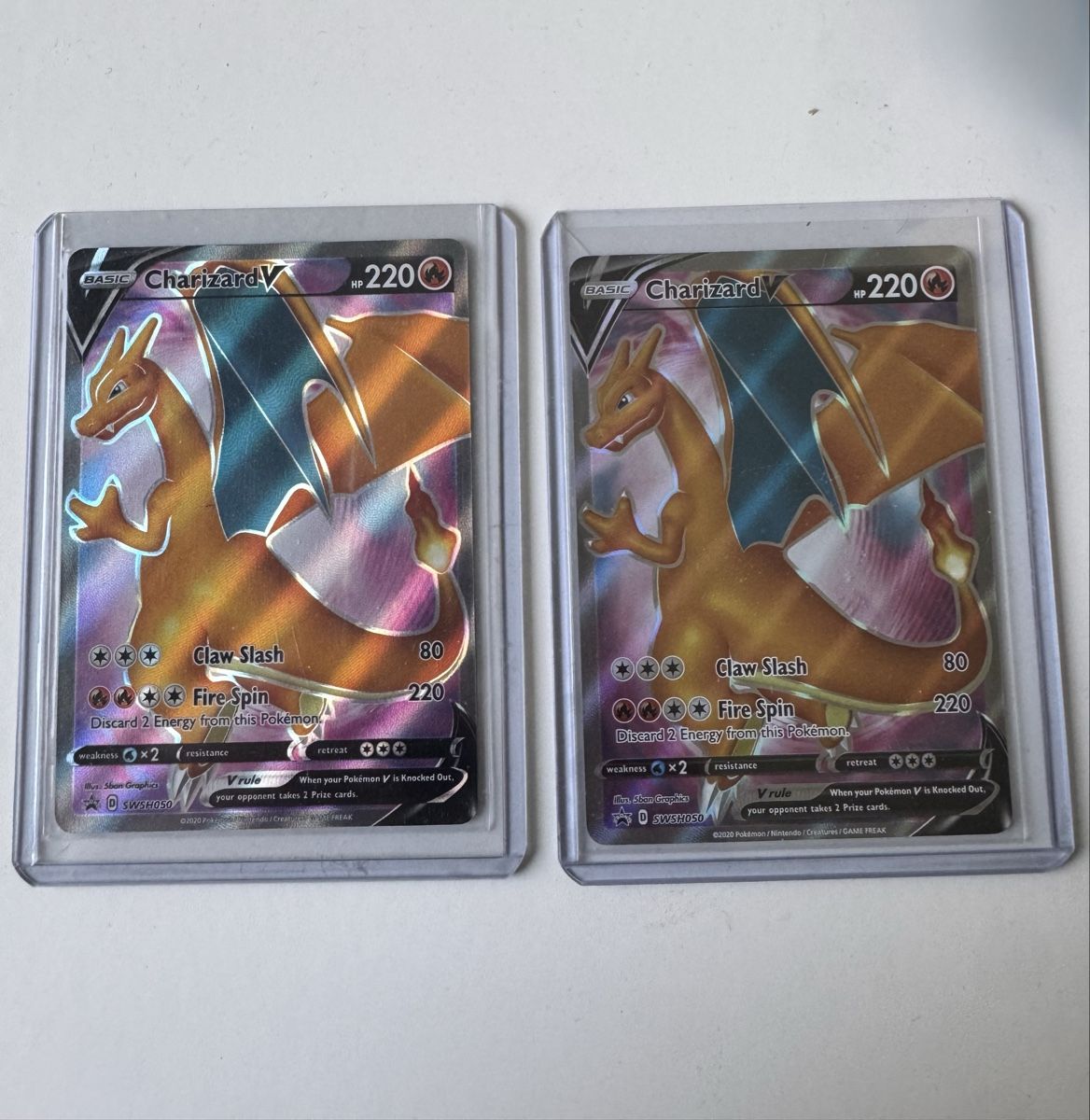Pokémon Carte collezionabili: Charizard V SWSH050 | 2x – Nuovo e nell'imballaggio originale da Biel-Benken BL venduto da tsb_collector