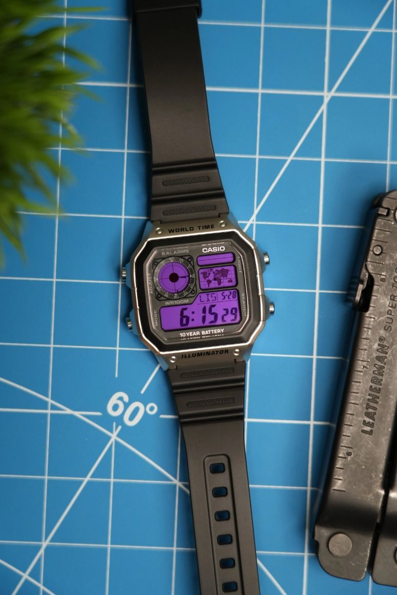 Casio Montres: Casio Violet Custom Mod | 10j. Batterie – Neuf avec emballage d'origine à Luzern par Vi-Print