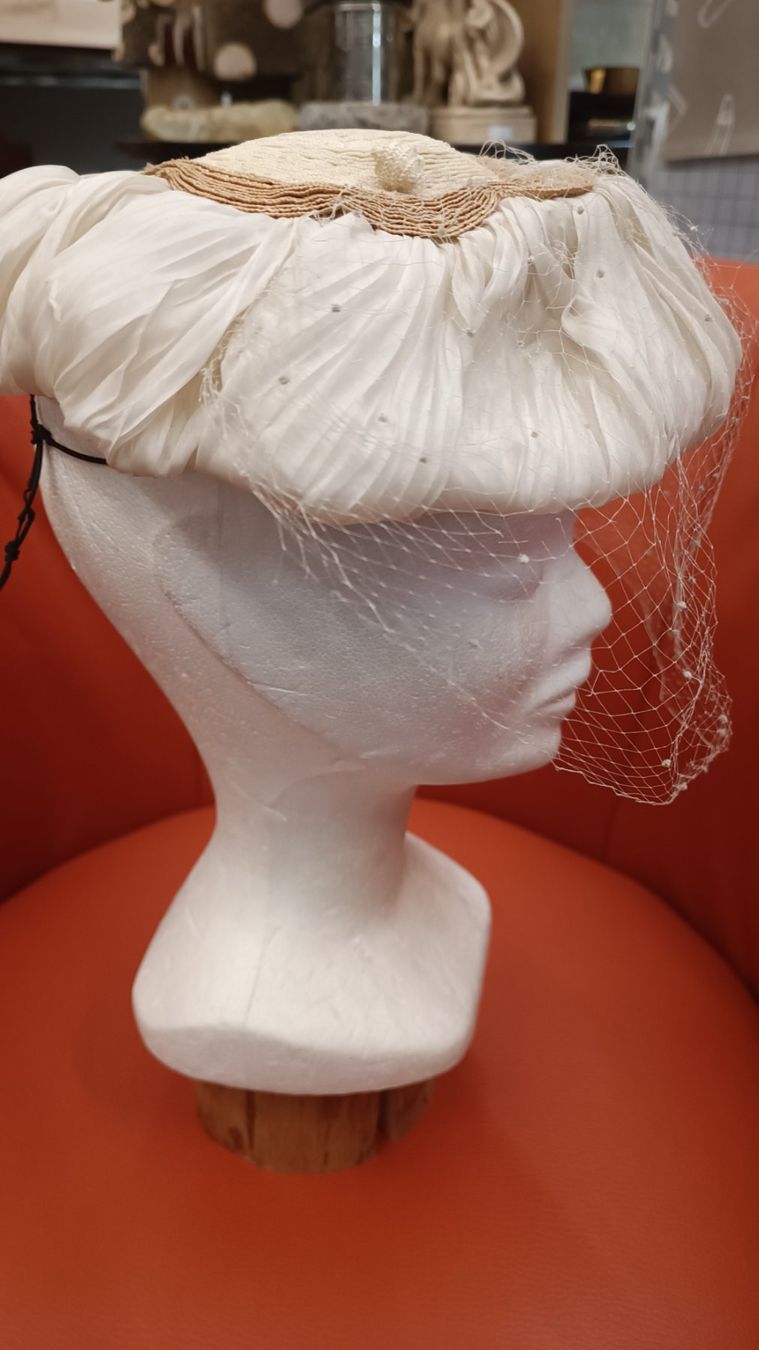 Chapeaux, bonnets & casquettes: 50er Jahre Cocktailhut Gilbert Orcel Paris – D'occasion à Reiden par Zofi-Brocki 5