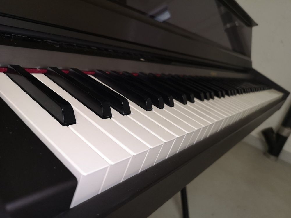 Roland on sale piano 2500s