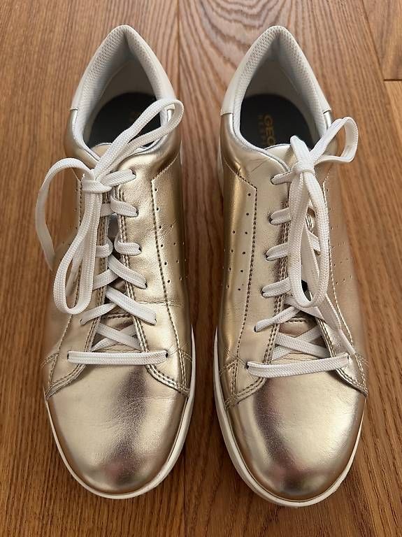 Geox Scarpe da donna: Schuhe Gold von Geox, Grösse 40 – Nuovo (secondo la descrizione) da Emmenbrücke venduto da Charlize