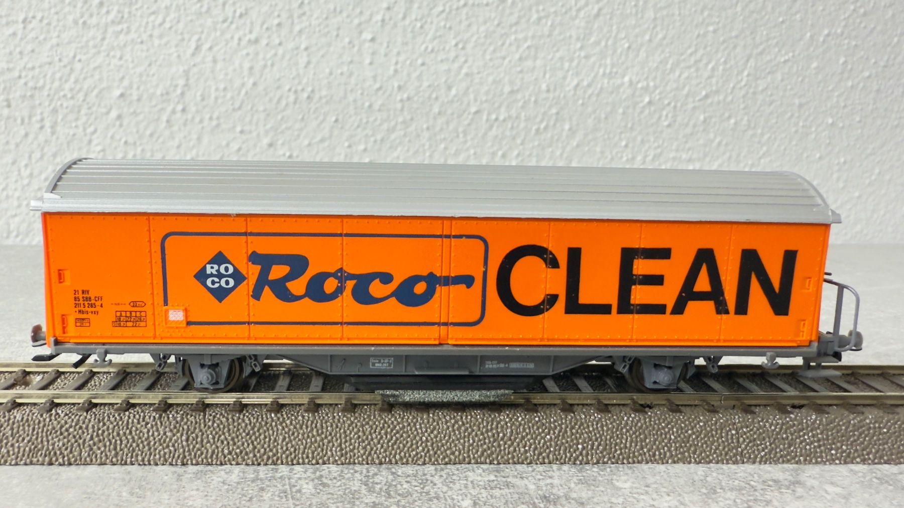 Roco Modellini di ferrovie: Roco Güterwagen Clean - Gleisreiniger H0 / DC – Usato da Schlieren venduto da rat_lq6b 3