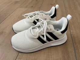 Adidas Turnschuhe Gr. 32 NEU