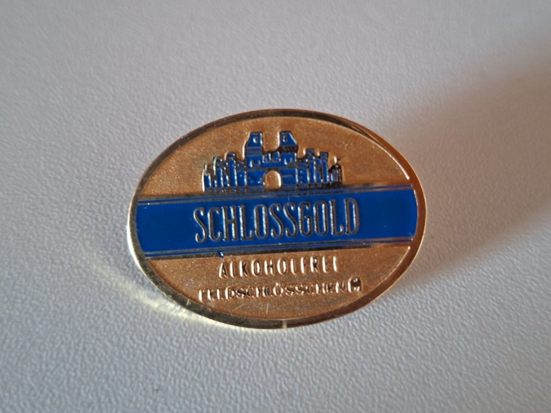 Placchette & Badge: Pin Schlossgold alkoholfrei – Usato da Erlinsbach venduto da pfunky