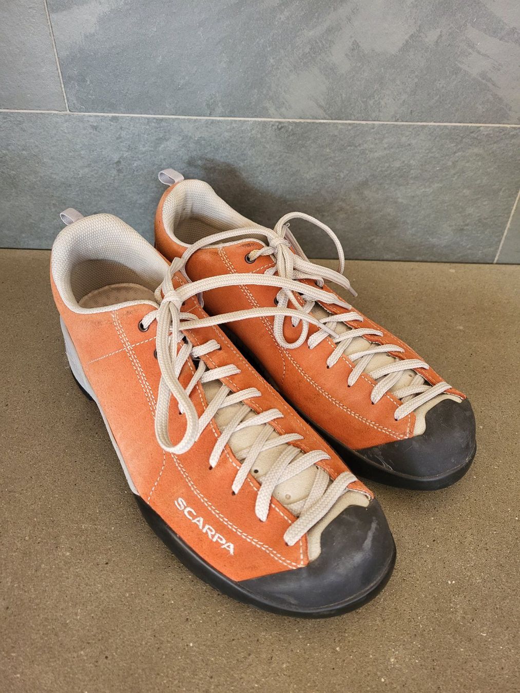 Scarpa Herrenschuhe: SCARPA Mojito, Gr. 44, orange – Gebraucht aus Rünenberg von Bille77