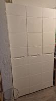 Weisser Schrank, 3 Türen, ideal für den Frühjahrsputz!