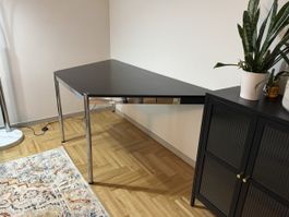 Beistelltisch USM Haller 200x87 cm, Schwarz, Trapezförmig