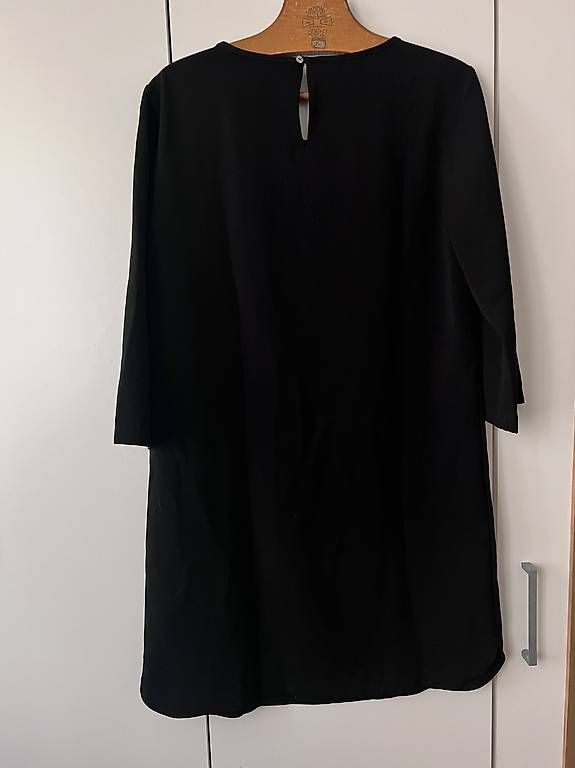 Vestiti: Robe noire, taille xs – Usato da Lausanne venduto da sugarplumfairy 3