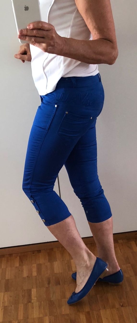 Roberto Cavalli Jeans: Roberto Cavalli Jeans Blau Capri-hose – Nuovo (secondo la descrizione) da Adliswil venduto da Jessik0 1