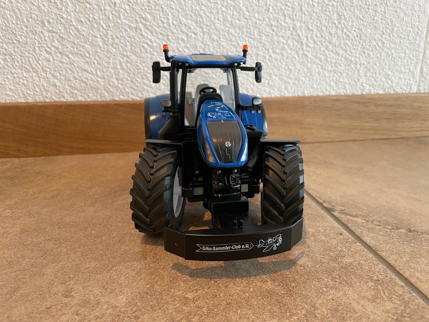 New Holland Trattori: SIKU New Holland T7.315 – Nuovo e nell'imballaggio originale da Kreuzlingen venduto da Stefan1150 1