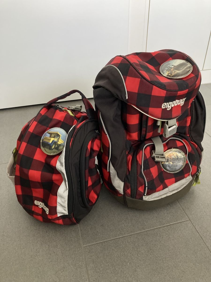 Ergobag Sacs & sacs à dos: Ergobag Schulrucksack und Turnsack mit 4 Kletties – D'occasion à Wynigen par Mandale