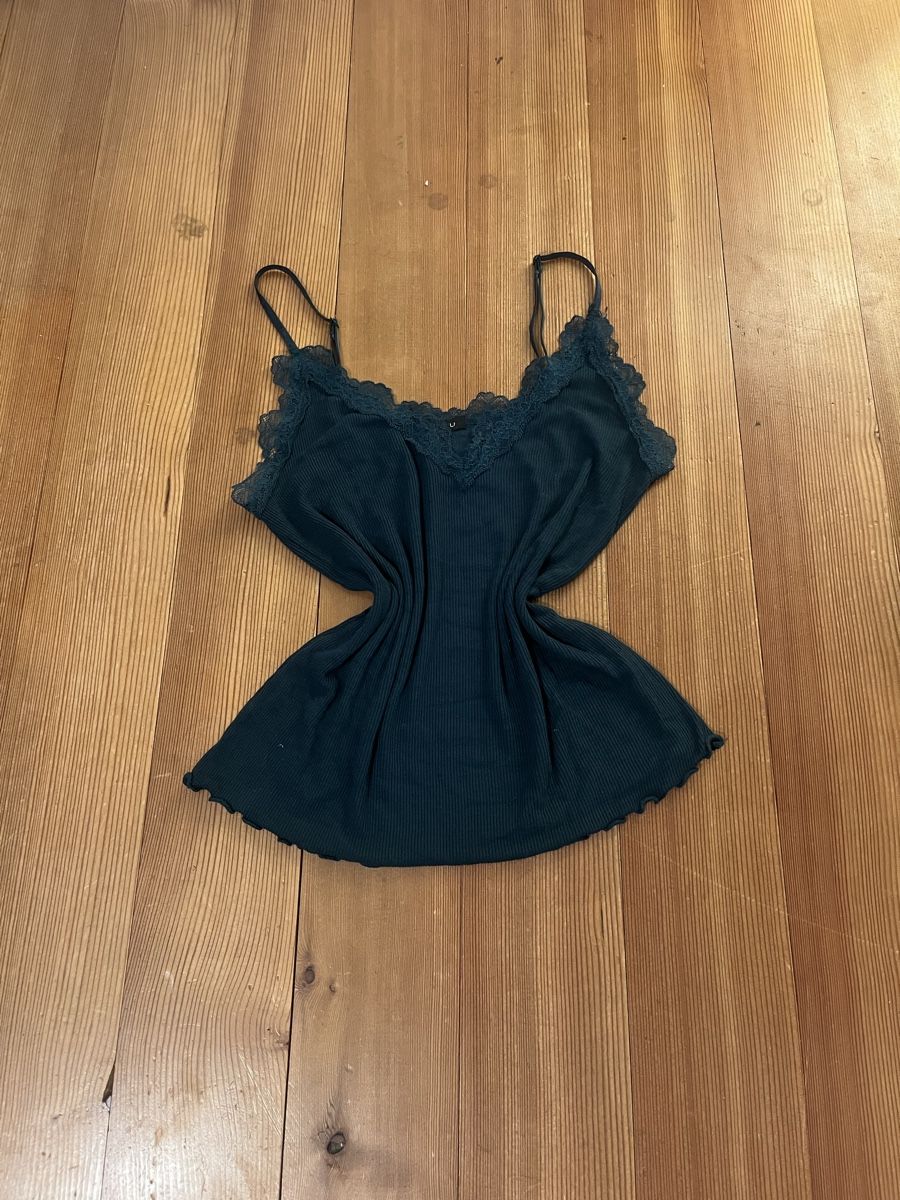 Top: Dunkelgrünes Spitzentop – Usato da bern venduto da celio777